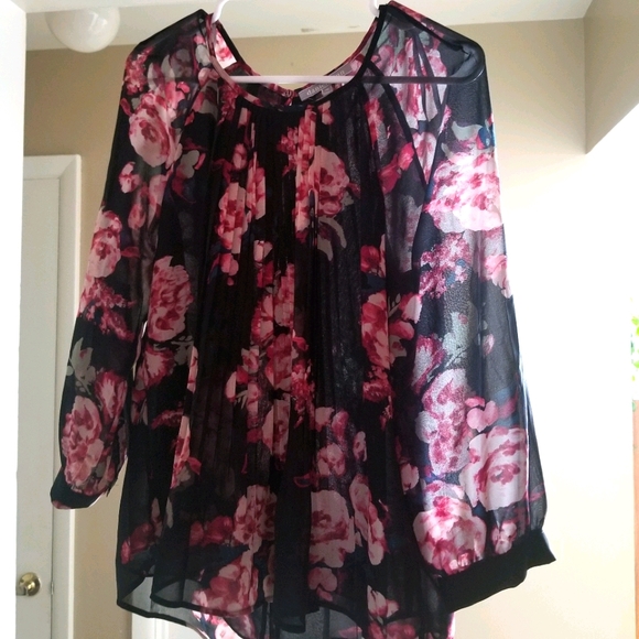 Floral blouse - Picture 1 of 2